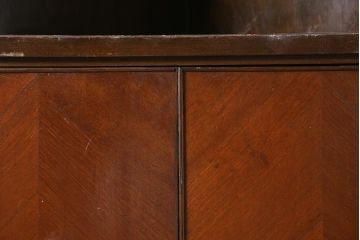 アンティーク家具　昭和中期　ダイヤガラス　ノスタルジックな雰囲気漂うコーナーキャビネット(コーナーシェルフ、戸棚、収納棚)(R-036620)