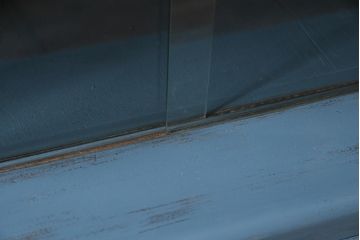 ペイント家具　昭和レトロ　昭和中期　モールガラス　レトロな雰囲気漂う飾り棚付き本箱(ブックケース、収納棚、戸棚、キャビネット)(R-036621)