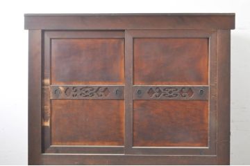 アンティーク家具　銅金具　一本物の収納箪笥キャビネット(水屋箪笥、夜具箪笥、布団箪笥)(R-036623)
