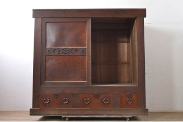 アンティーク家具　銅金具　一本物の収納箪笥キャビネット(水屋箪笥、夜具箪笥、布団箪笥)(R-036623)