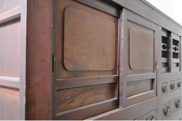 アンティーク家具　和製アンティーク　六尺水屋箪笥(重ね箪笥、時代箪笥、和タンス)(R-036630)