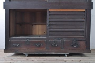 アンティーク家具　和の空間を引き立てる収納箪笥(キャビネット、水屋箪笥、夜具箪笥、布団箪笥)(R-036636)