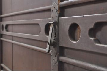 アンティーク家具　和の空間を引き立てる収納箪笥(サイドボード、水屋箪笥)(R-036637)
