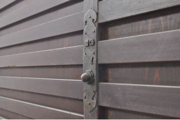 アンティーク家具　和の空間を引き立てる収納箪笥(キャビネット、水屋箪笥)(R-036638)