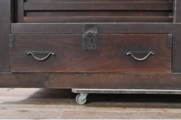 アンティーク家具　和の空間を引き立てる収納箪笥(キャビネット、水屋箪笥)(R-036638)