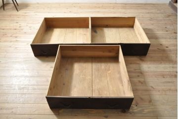 アンティーク家具　特大サイズ!　和の空間を高める存在感抜群の九尺収納箪笥(キャビネット、水屋箪笥)(R-036644)