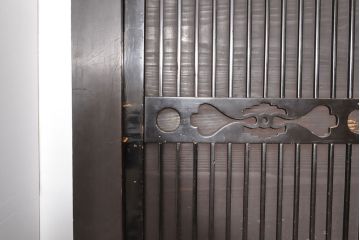 アンティーク家具　特大サイズ!　和の空間を高める存在感抜群の九尺収納箪笥(キャビネット、水屋箪笥)(R-036644)