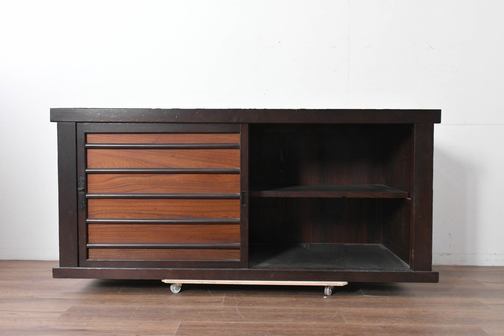 和製アンティーク　明治大正期　木目の美しさが引き立つ舞良戸のサイドボード　(R-036678)