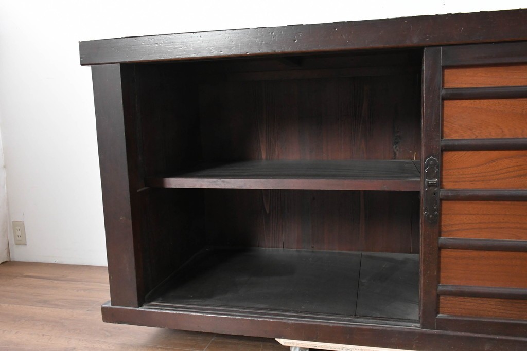 和製アンティーク　明治大正期　木目の美しさが引き立つ舞良戸のサイドボード　(R-036678)