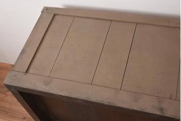 アンティーク家具　欅(ケヤキ)材・ヒノキ材・桜材　シンプルで重厚な収納箪笥(木製キャビネット、収納棚、飾り棚、ガラスケース)(R-036680)