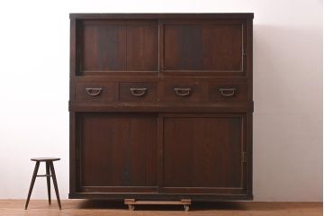 アンティーク家具　欅(ケヤキ)材・ヒノキ材・桜材　シンプルで重厚な収納箪笥(木製キャビネット、収納棚、飾り棚、ガラスケース)(R-036680)