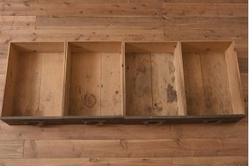 アンティーク家具　欅(ケヤキ)材・ヒノキ材・桜材　シンプルで重厚な収納箪笥(木製キャビネット、収納棚、飾り棚、ガラスケース)(R-036680)