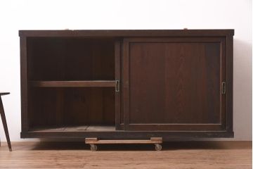 アンティーク家具　欅(ケヤキ)材・ヒノキ材・桜材　シンプルで重厚な箪笥サイドボード(収納棚、ガラス戸棚)(R-036682)