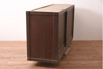 アンティーク家具　欅(ケヤキ)材・ヒノキ材・桜材　シンプルで重厚な箪笥サイドボード(収納棚、ガラス戸棚)(R-036682)