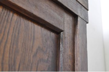アンティーク家具　味のある木製引き戸の収納箪笥キャビネット(水屋箪笥、収納棚)(R-036696)