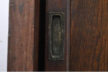 アンティーク家具　味のある木製引き戸の収納箪笥キャビネット(水屋箪笥、収納棚)(R-036696)