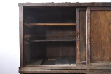 アンティーク家具　味のある木製引き戸の収納箪笥キャビネット(水屋箪笥、収納棚)(R-036696)