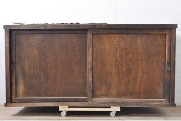 アンティーク家具　味のある木製引き戸の収納箪笥サイドボード(水屋箪笥、収納棚)(R-036697)