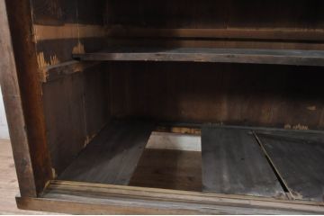 アンティーク家具　味のある木製引き戸の収納箪笥サイドボード(水屋箪笥、収納棚)(R-036697)