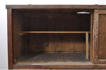 アンティーク家具　味のある木製引き戸の収納箪笥サイドボード(水屋箪笥、収納棚)(R-036698)