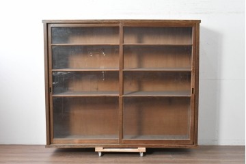 和製アンティーク　昭和レトロ　収納力たっぷりの大きなガラス戸棚　(R-036700)