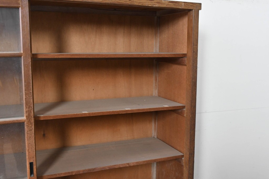 和製アンティーク　昭和レトロ　収納力たっぷりの大きなガラス戸棚　(R-036700)