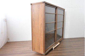 和製アンティーク　昭和レトロ　収納力たっぷりの大きなガラス戸棚　(R-036700)