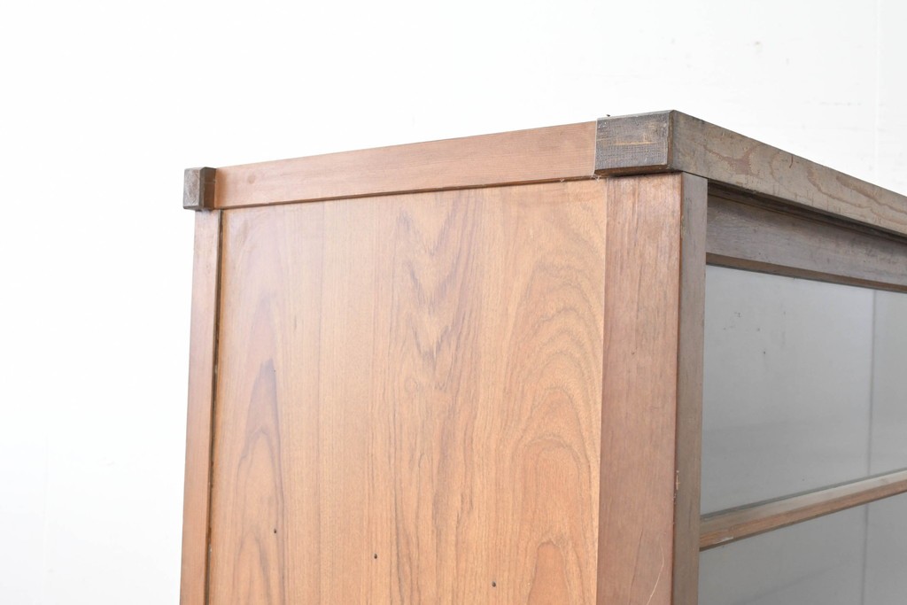 和製アンティーク　昭和レトロ　収納力たっぷりの大きなガラス戸棚　(R-036700)