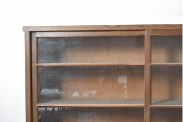 和製アンティーク　昭和レトロ　収納力たっぷりの大きなガラス戸棚　(R-036700)