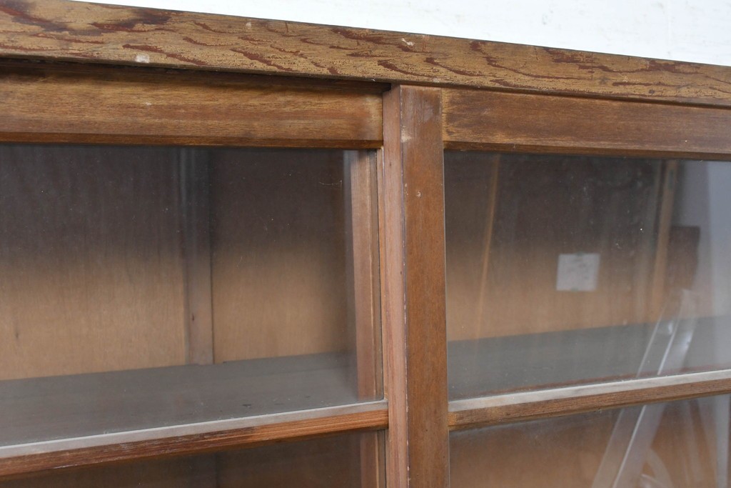 和製アンティーク　昭和レトロ　収納力たっぷりの大きなガラス戸棚　(R-036700)