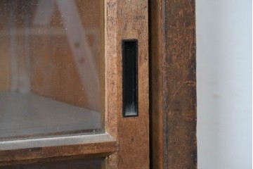 和製アンティーク　昭和レトロ　収納力たっぷりの大きなガラス戸棚　(R-036700)