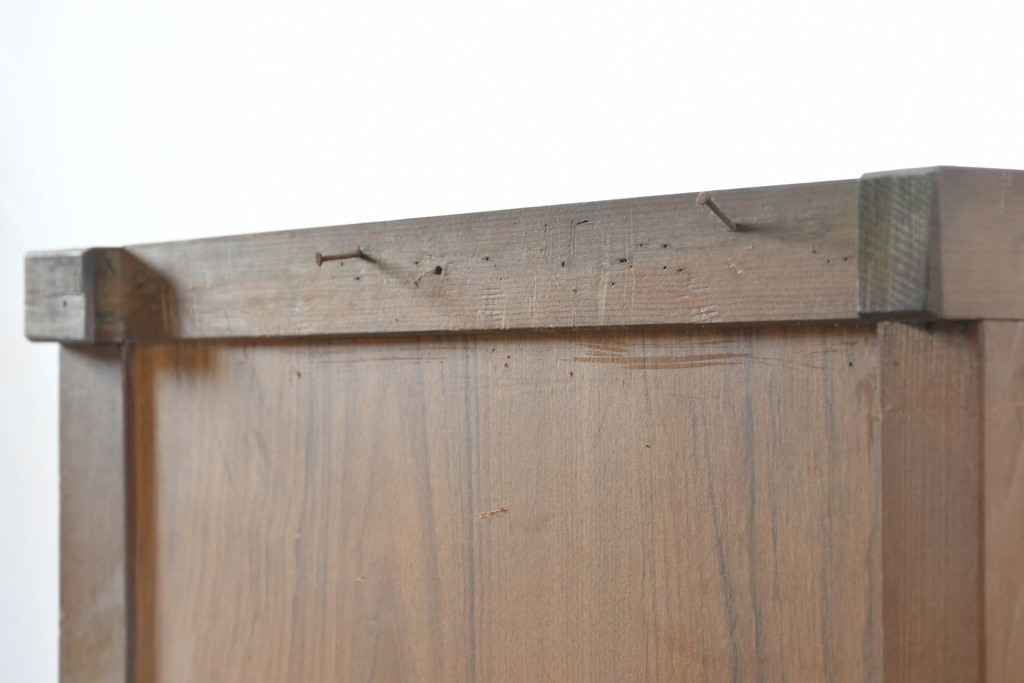 和製アンティーク　昭和レトロ　収納力たっぷりの大きなガラス戸棚　(R-036700)