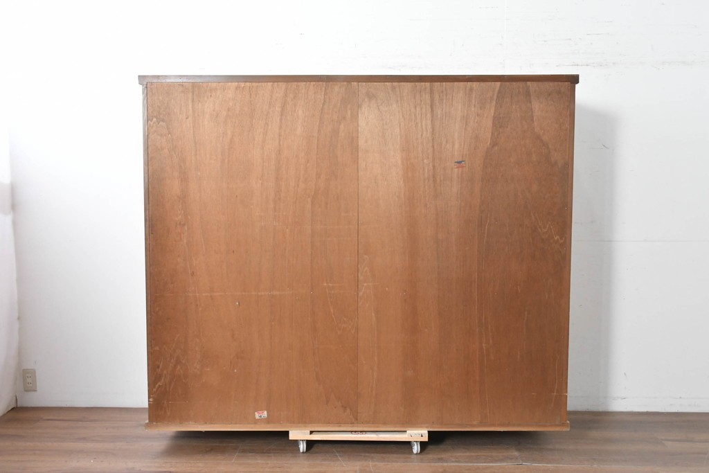 和製アンティーク　昭和レトロ　収納力たっぷりの大きなガラス戸棚　(R-036700)