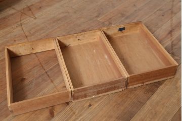 レトロ家具　昭和初期　和製アンティーク　引き出し40杯　使い込まれた風合いが素敵なチェスト(小物収納、引き出し)(R-036701)