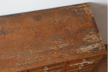 レトロ家具　昭和初期　和製アンティーク　引き出し40杯　使い込まれた風合いが素敵なチェスト(小物収納、引き出し)(R-036701)