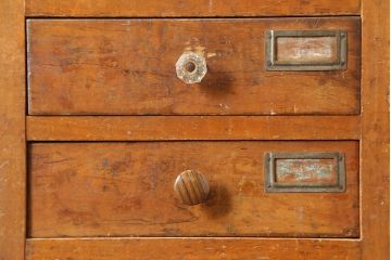 レトロ家具　昭和初期　和製アンティーク　引き出し40杯　使い込まれた風合いが素敵なチェスト(小物収納、引き出し)(R-036701)