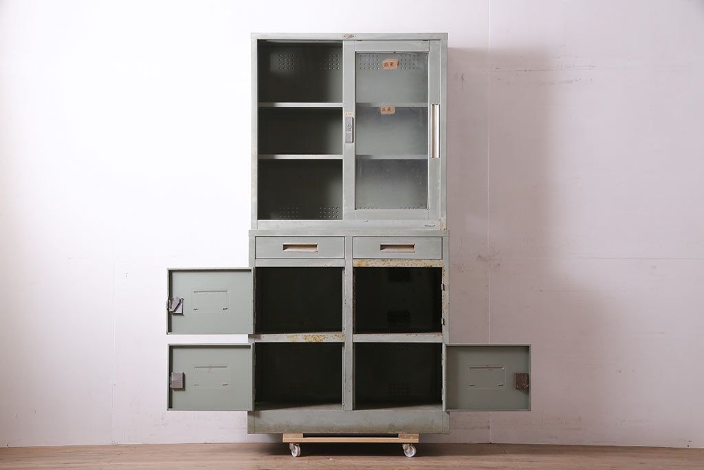 ビンテージ家具　昭和中期　インダストリアルなアイアンキャビネット(収納棚)(R-036703)