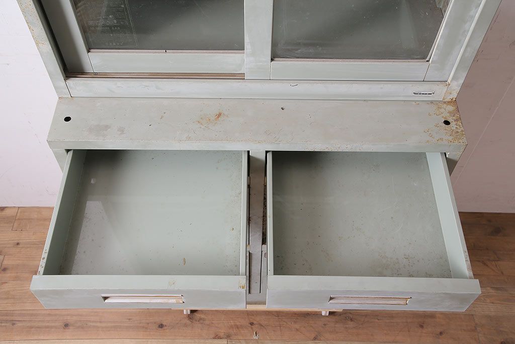 ビンテージ家具　昭和中期　インダストリアルなアイアンキャビネット(収納棚)(R-036703)