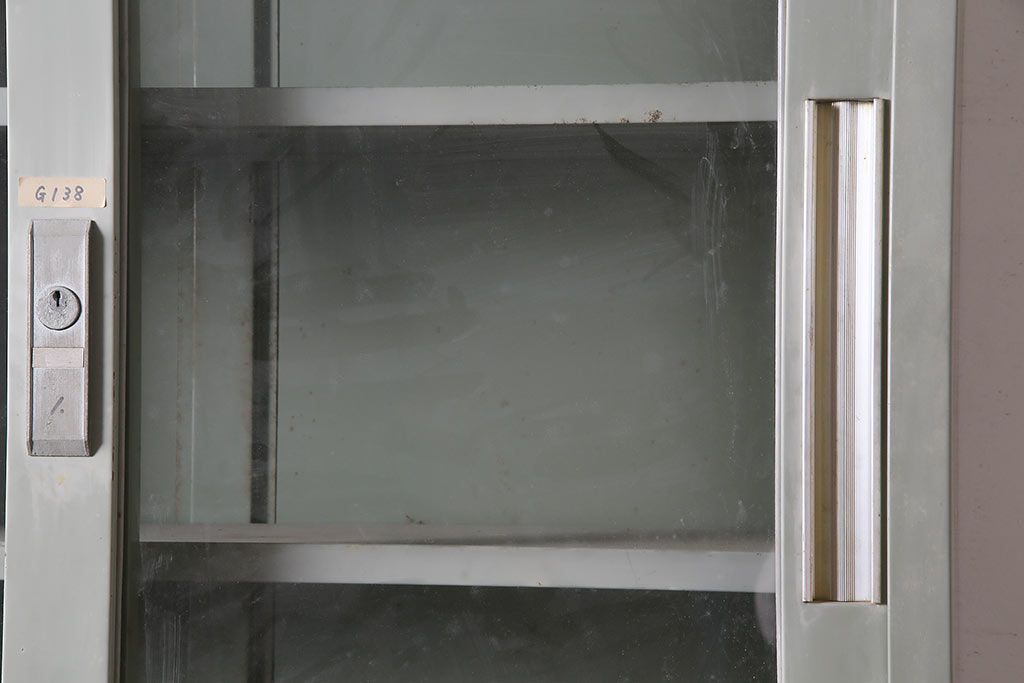 ビンテージ家具　昭和中期　インダストリアルなアイアンキャビネット(収納棚)(R-036703)