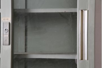 ビンテージ家具　昭和中期　インダストリアルなアイアンキャビネット(収納棚)(R-036703)