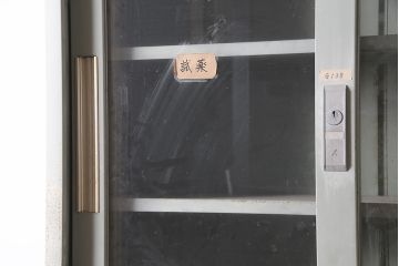 ビンテージ家具　昭和中期　インダストリアルなアイアンキャビネット(収納棚)(R-036703)