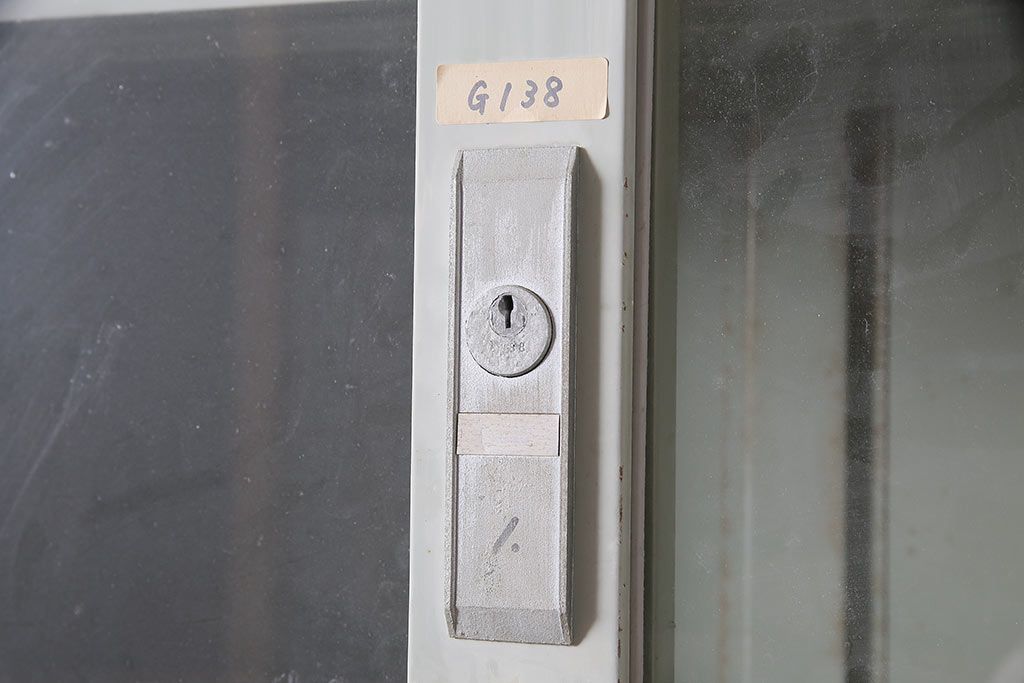 ビンテージ家具　昭和中期　インダストリアルなアイアンキャビネット(収納棚)(R-036703)