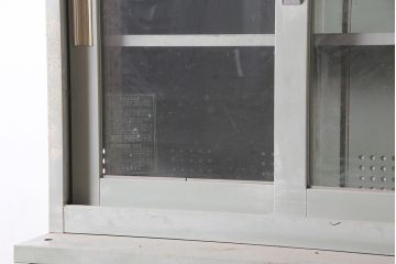 ビンテージ家具　昭和中期　インダストリアルなアイアンキャビネット(収納棚)(R-036703)