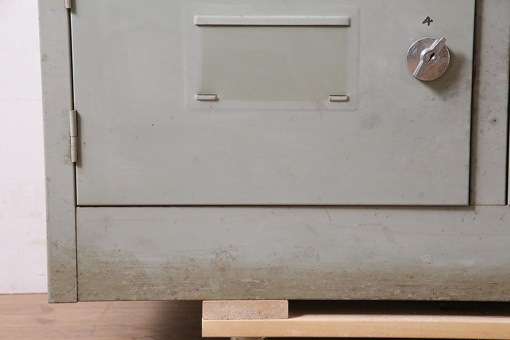 ビンテージ家具　昭和中期　インダストリアルなアイアンキャビネット(収納棚)(R-036703)