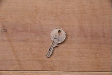 ビンテージ家具　昭和中期　インダストリアルなアイアンキャビネット(収納棚)(R-036703)