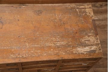 レトロ家具　昭和初期　引き出し40杯のアンティークチェスト(R-036707)