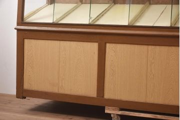 アンティーク家具　昭和中期　ナチュラルでレトロなガラスケース(ショーケース、陳列棚、飾り棚、ディスプレイケース、店舗什器)(R-036708)