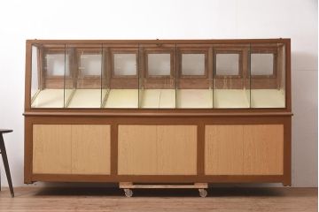 アンティーク家具　昭和中期　ナチュラルでレトロなガラスケース(ショーケース、陳列棚、マス目)(R-036708)