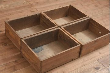 アンティーク家具　昭和中期　ナチュラルでレトロなガラスケース(ショーケース、陳列棚、マス目)(R-036708)