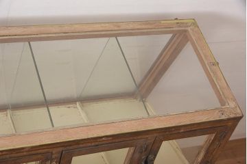 アンティーク家具　昭和中期　ナチュラルでレトロなガラスケース(ショーケース、陳列棚、マス目)(R-036708)
